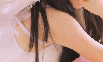 收藏“17吃瓜中心”，轻轻松松在线追踪明星动态！