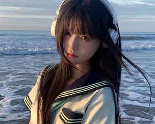 其实我在17吃瓜中心视频前停留了一会儿，心里五味杂陈…