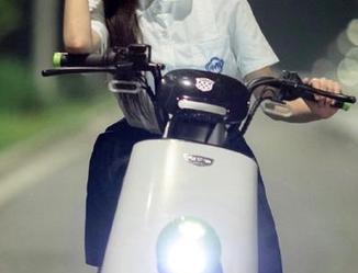 在“51cgfun”上蹲到永久，瓜如雨下我心连心