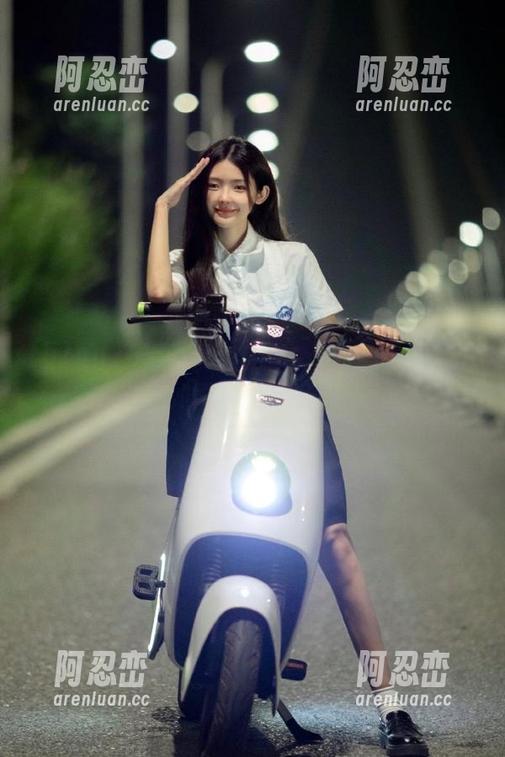 在“51cgfun”上蹲到永久，瓜如雨下我心连心