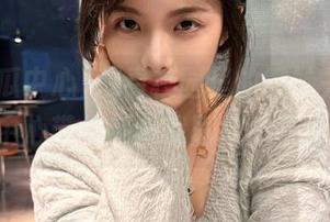 观看校园里的微妙关系，51吃瓜中心带你感受戏剧性的青春瞬间。