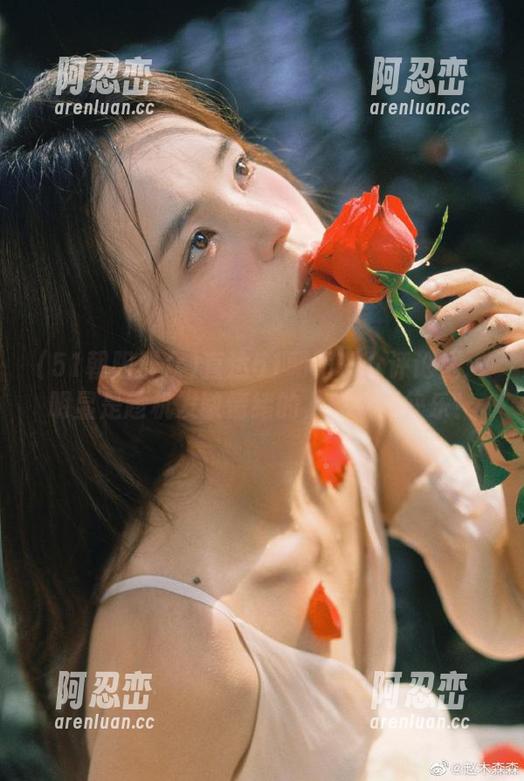 直达51朝阳群众评论区：明显是趁机发散情绪的，跳跃的快乐！