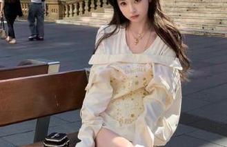 在观看718.st的过程里，我的注意力就像弹簧一样，不停跳跃，哈哈，欢乐多！