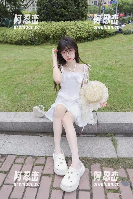 “8哥黑料”下载第一晚，睡梦中隐约被八卦寻味的余香围绕，含糊而甜美…