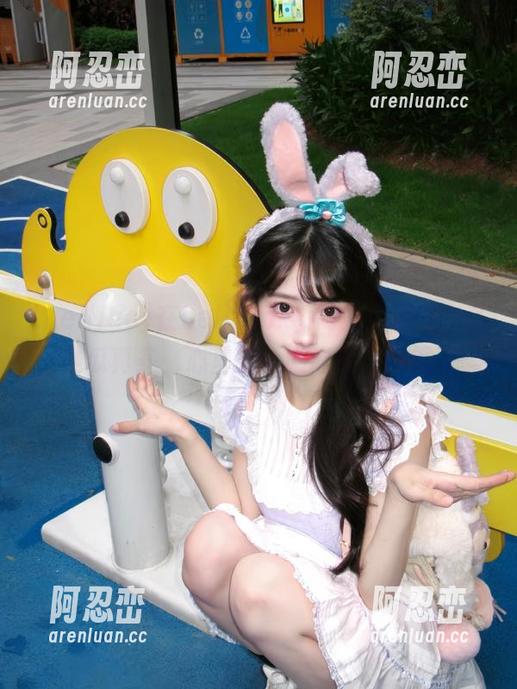 在heiliao.su网站上漫游，各类瓜真多，心里的小剧场顿时开演了