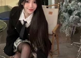 hlw的入口藏在哪里？在我的白甜咖啡后面吗？