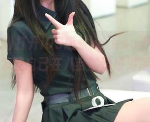 打开iOS版“heiliao不打烊”，居然发现自己在八卦的边缘游荡，哈哈。