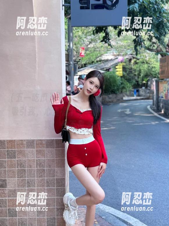 五一吃瓜 “五一吃瓜”发布的黑料瞬间吸引我,心里有个小声音在催促:别太认真,是不是太轻松了?