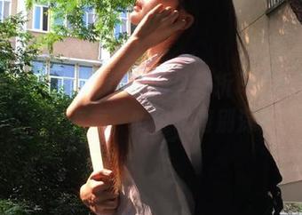 冲哥黑料的免费折耳鱼CG，想看个究竟，听说水特别深？