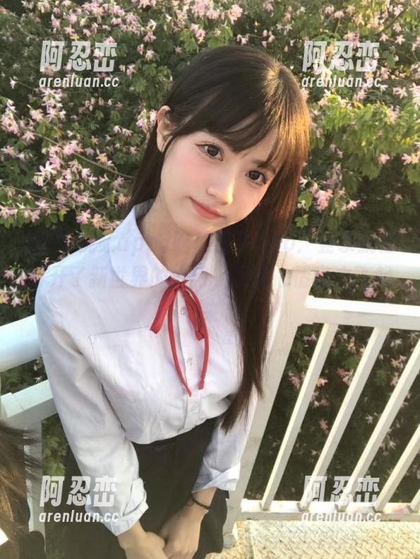 吃瓜视频app：登录就像打开了新世界的大门，我的心情随之飞起来