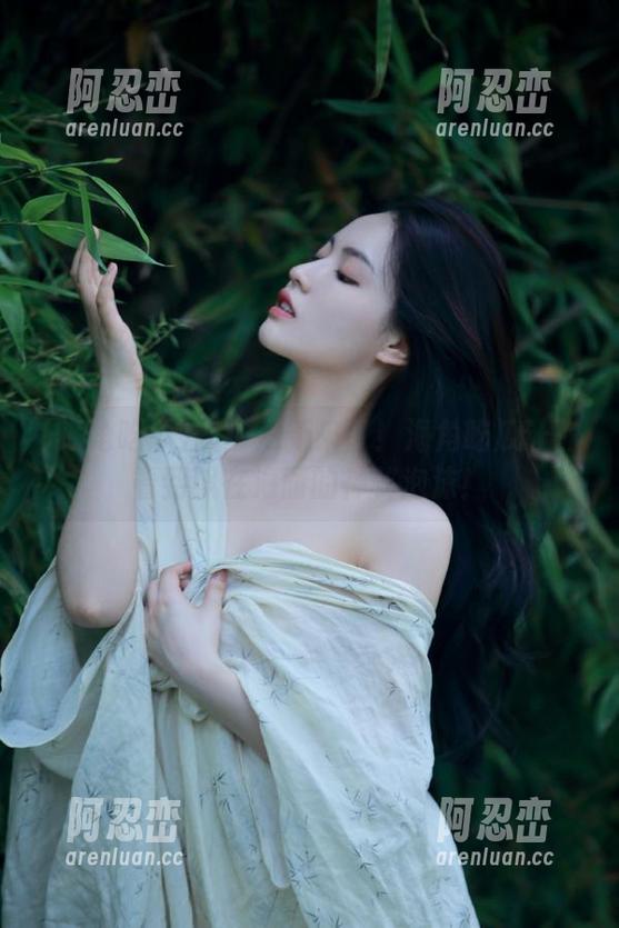 新鲜更新来了！海角吃瓜让你看到飘在海面的神秘泡沫！