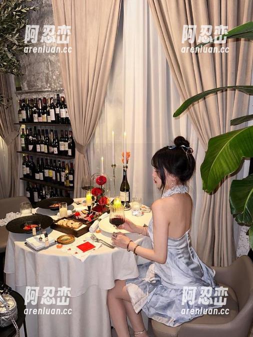 黑哥扒料 黑哥扒料网页刷新,让人沉迷的八卦追踪,谁还需要现实?