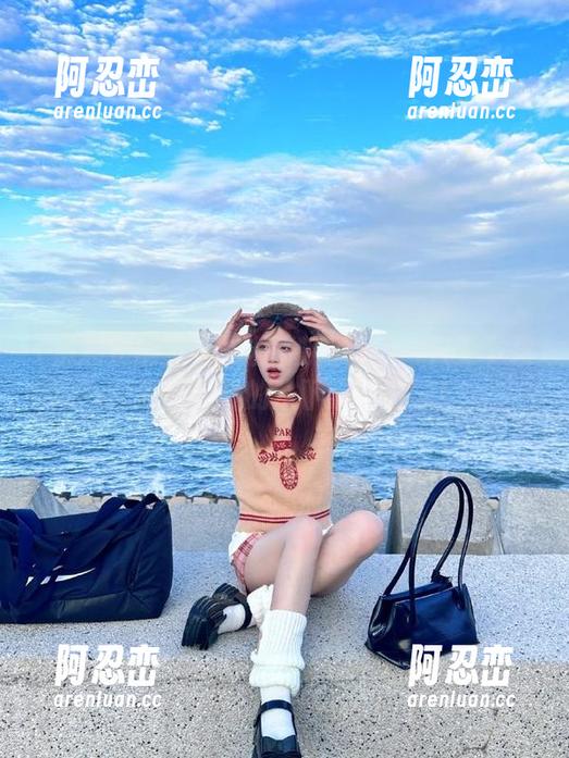 黑料正能量官网：只要下载，表面平静的水下波涛汹涌！