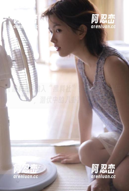 加入“黑料社”在线，直达瓜田，潜伏中的八卦狂欢！