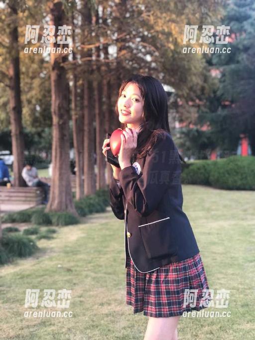 黑料社 首页好像又被“51黑料社”翻成了八卦杂志,这瓜真香。